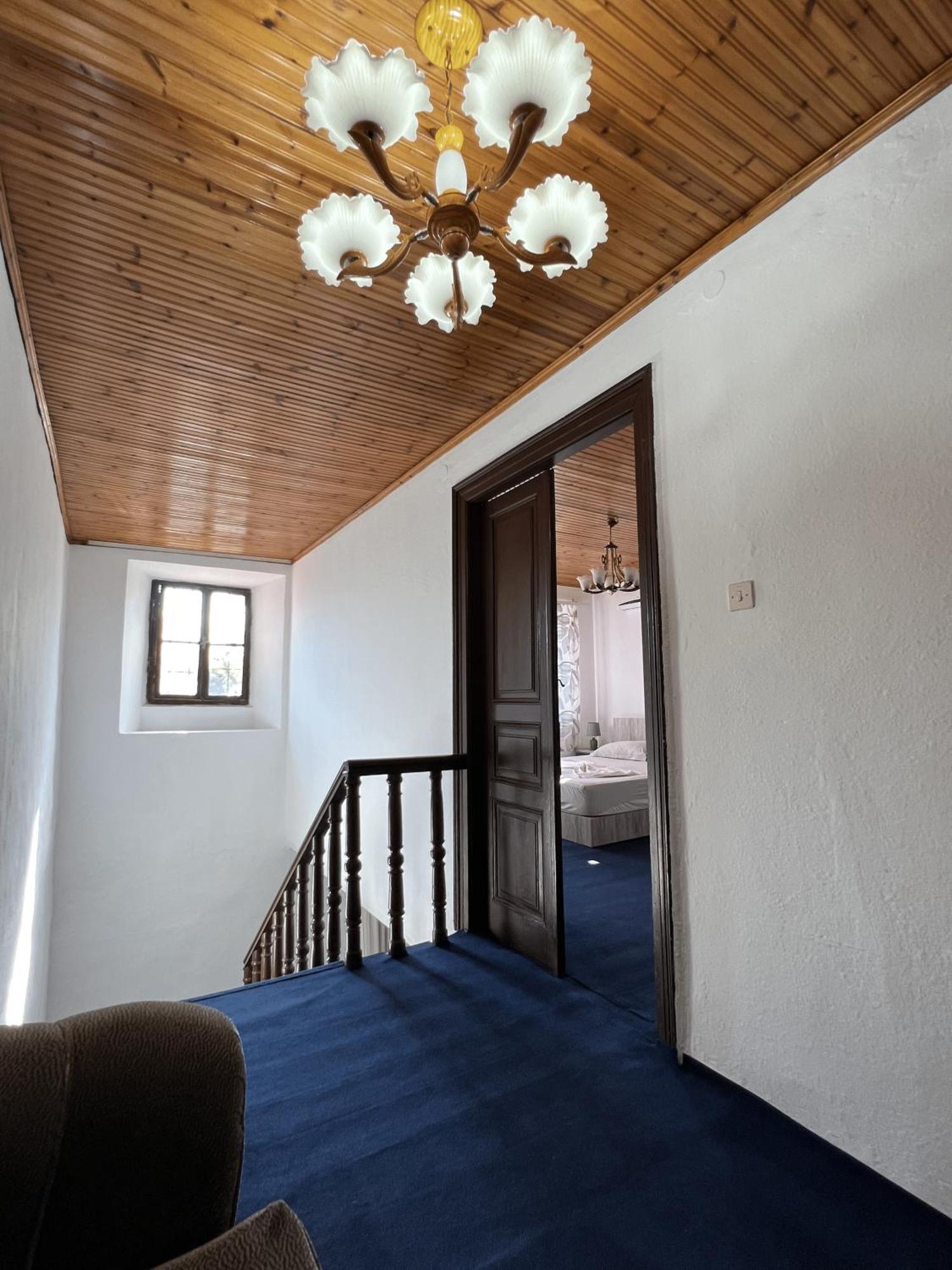 Onetwosleep Guesthouse Шкодер Екстер'єр фото