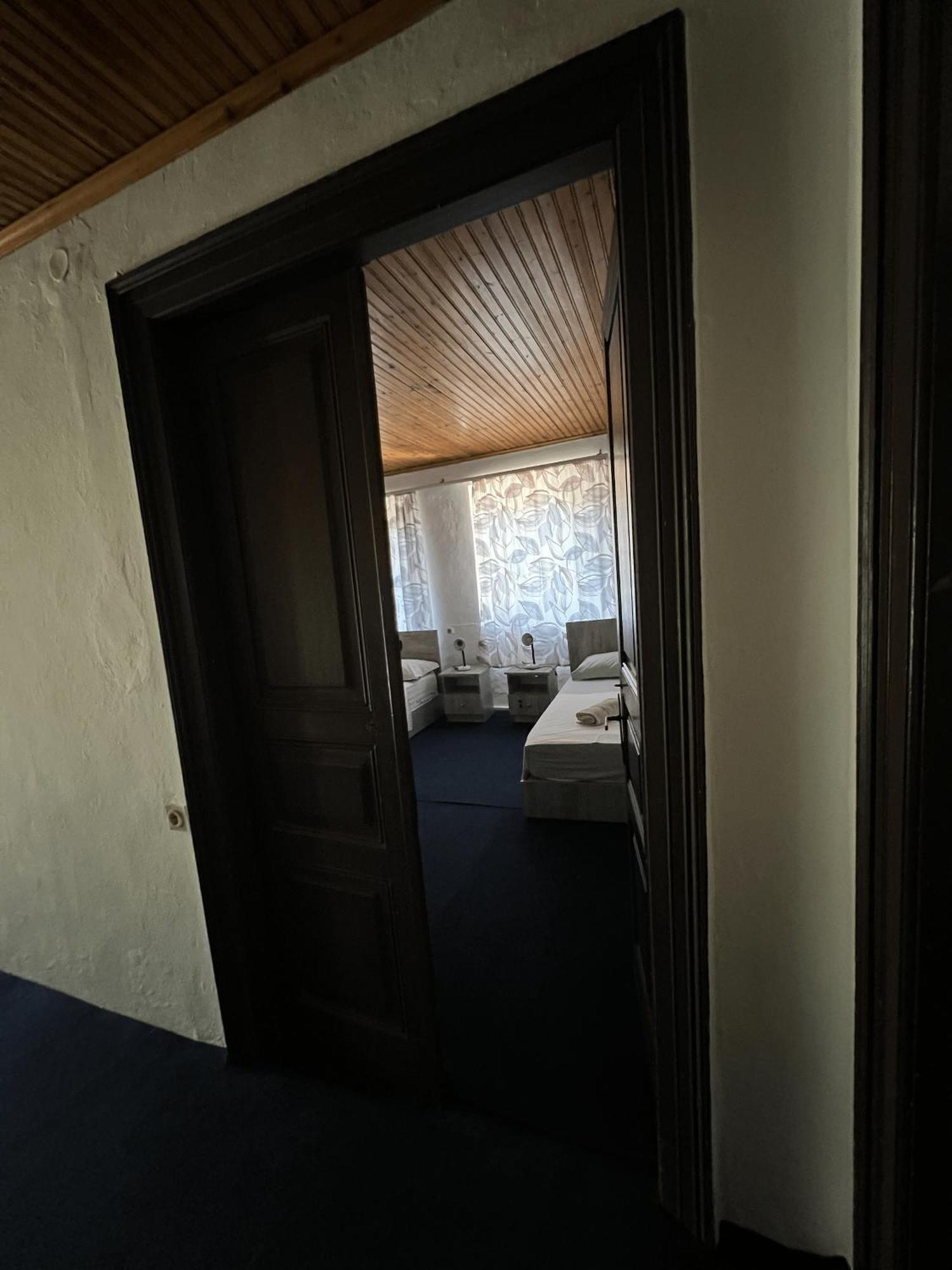 Onetwosleep Guesthouse Шкодер Екстер'єр фото