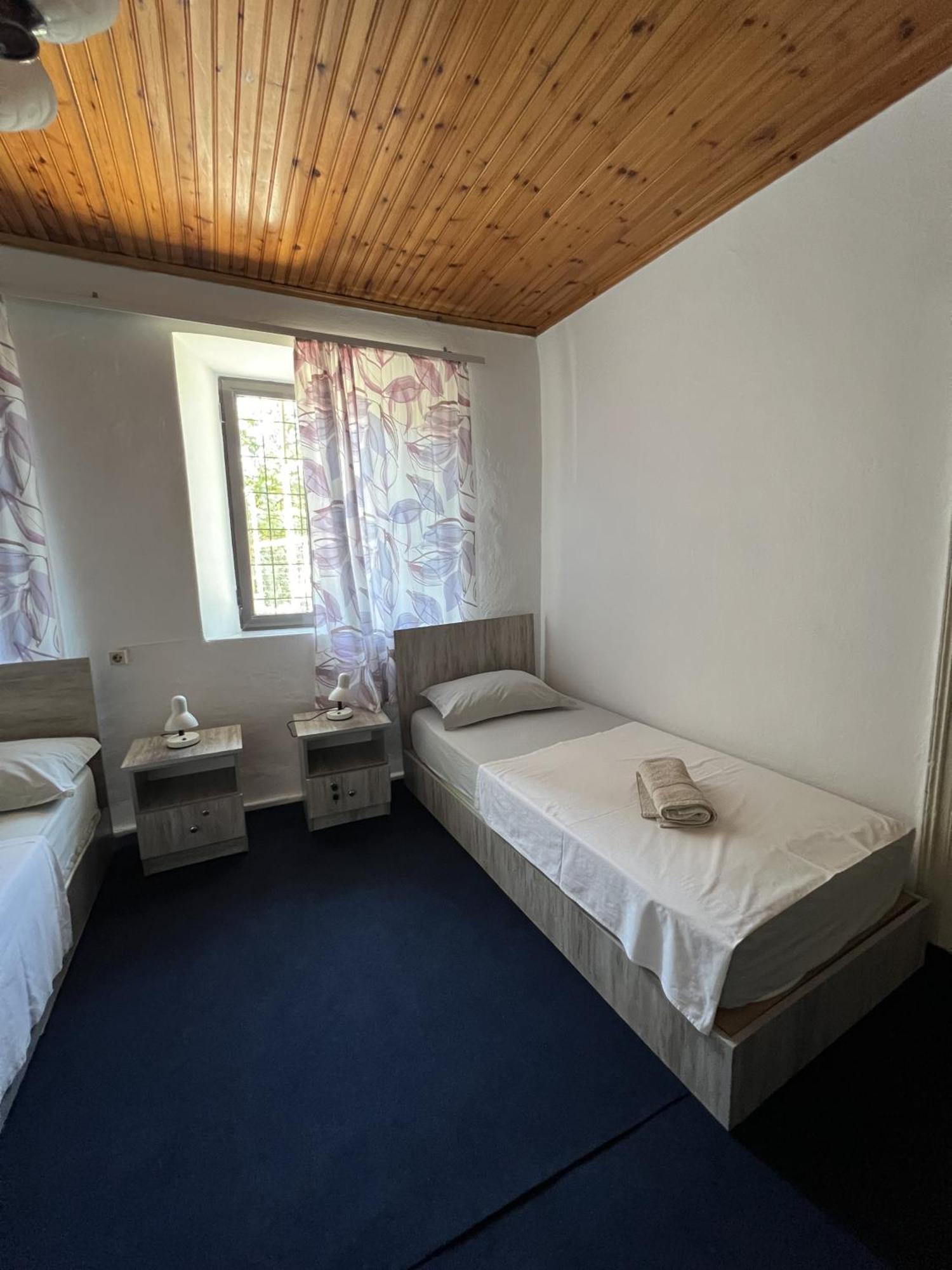 Onetwosleep Guesthouse Шкодер Екстер'єр фото