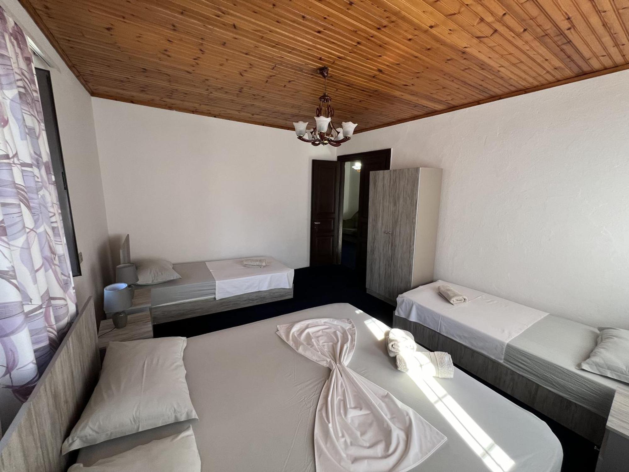 Onetwosleep Guesthouse Шкодер Екстер'єр фото